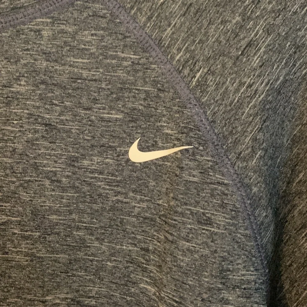 Mens Nike Dri-Fit Workout Shirt - Picture 2 of 3